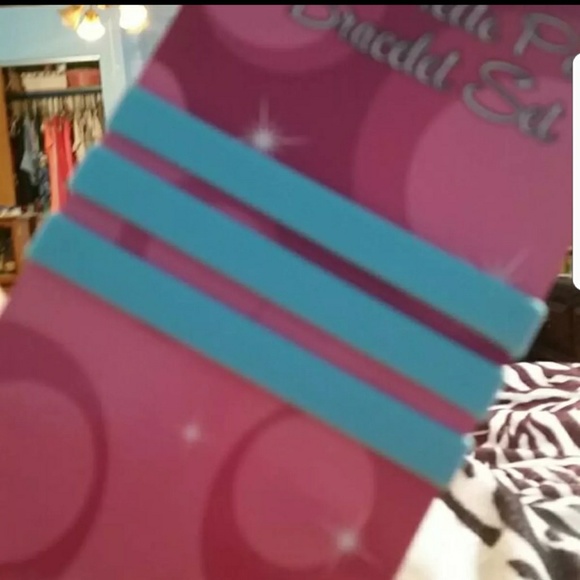 Bridesmaid bracelets (3) - Picture 3 of 3